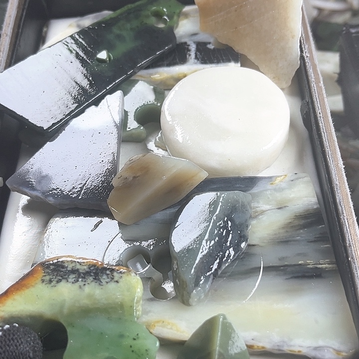 和田玉（糖玉）和田玉边角料9K金镶嵌?****