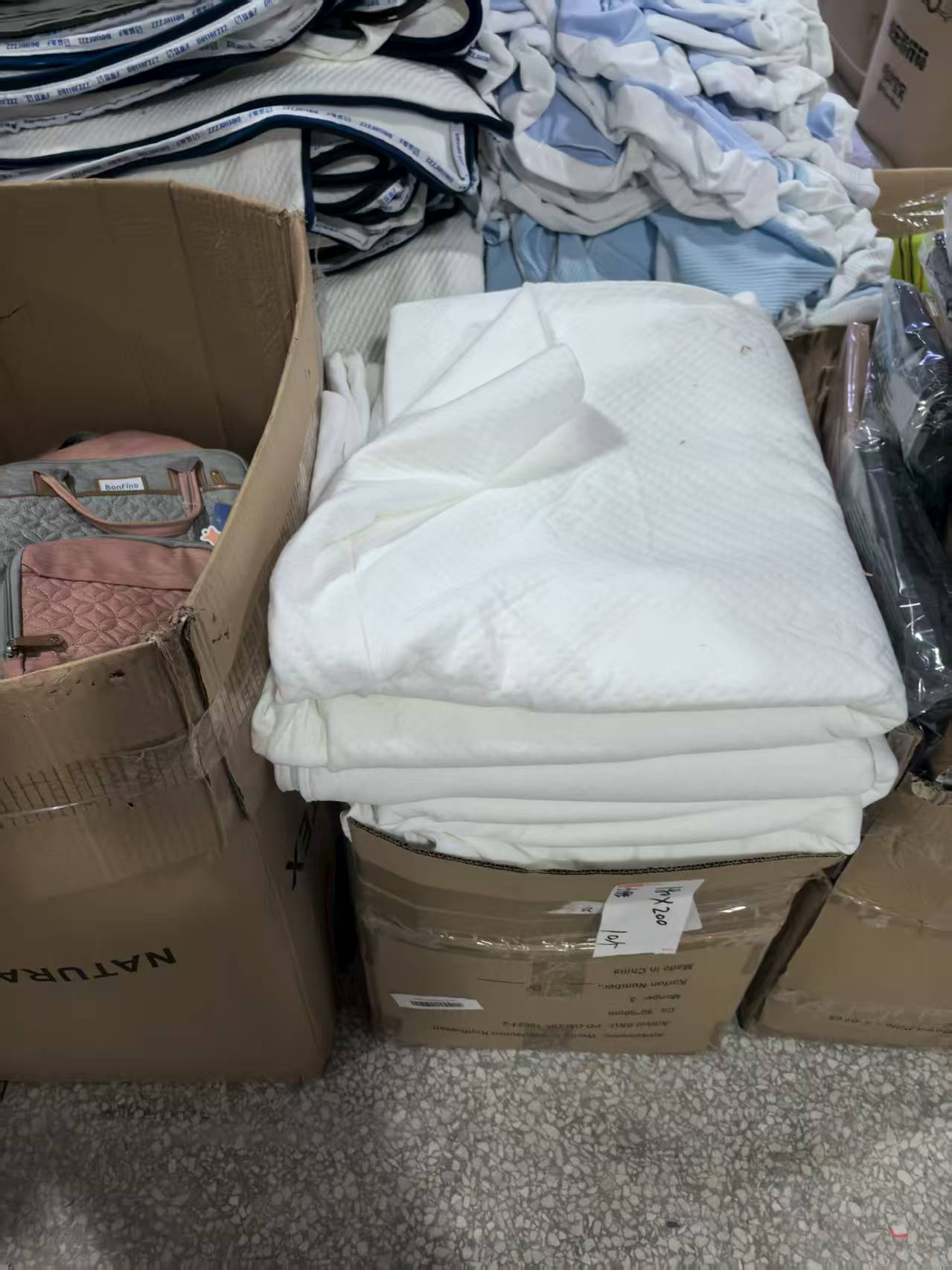 《厚广家》3楼180×200白色无拉链超软床垫套 发1张，微瑕疵