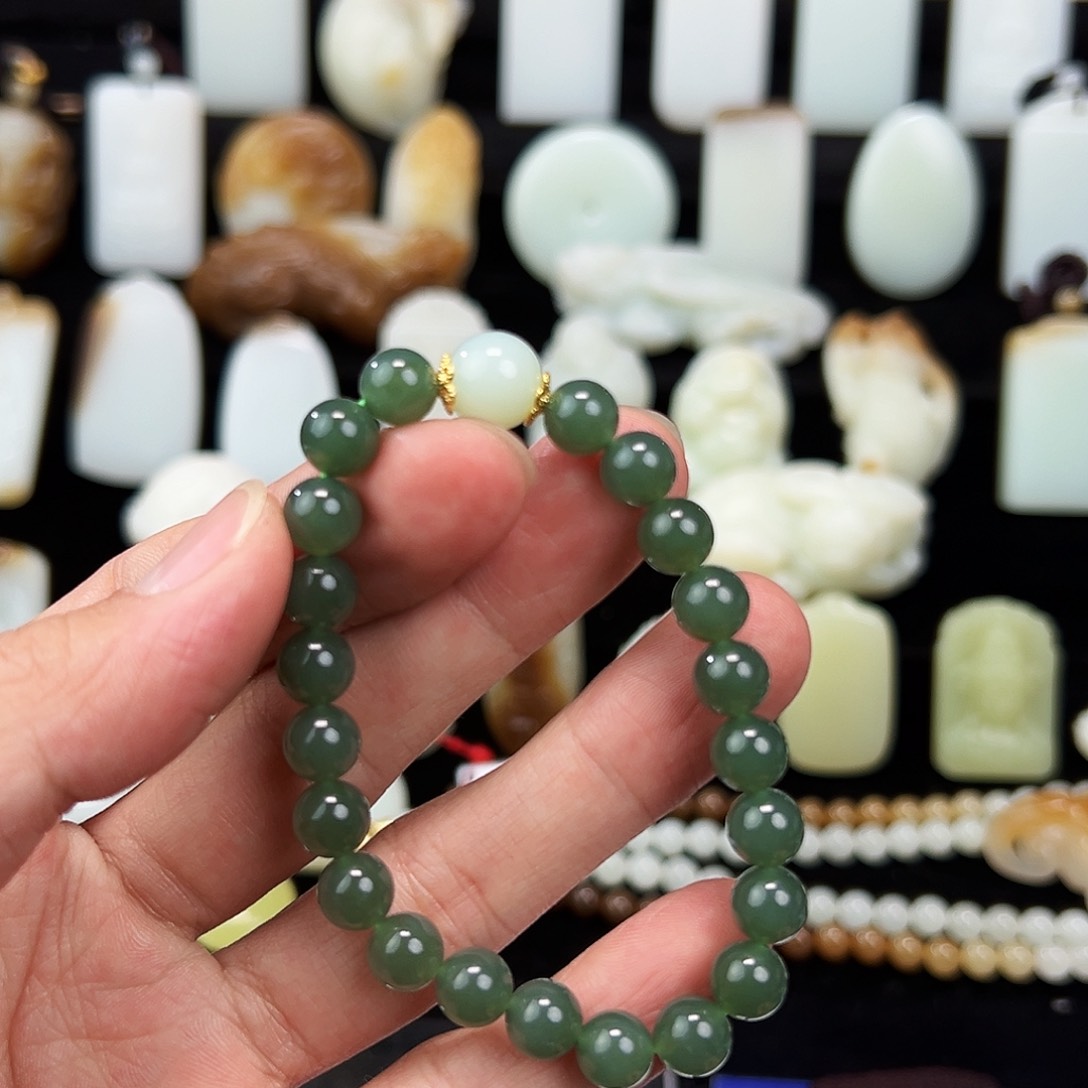 和田玉颈饰未镶嵌