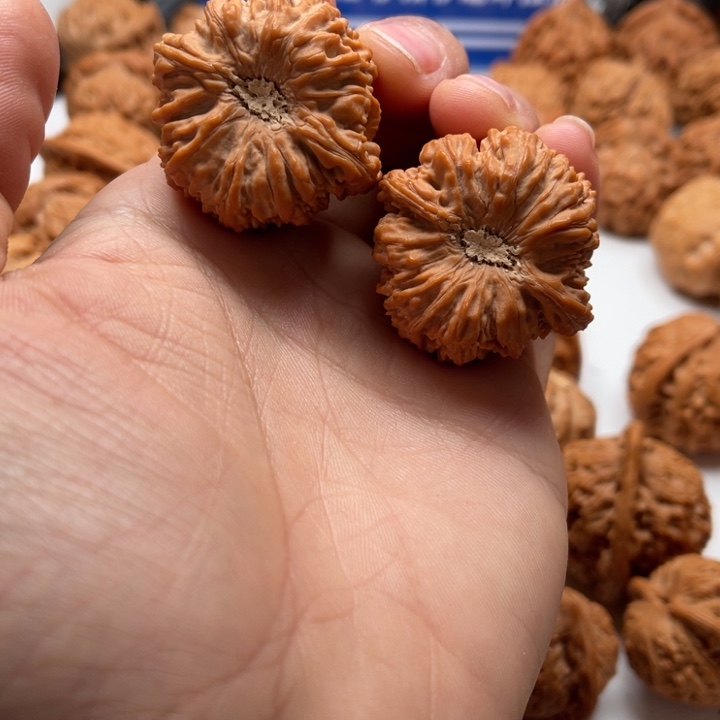 阿***曼吊坠文玩核桃塔尖