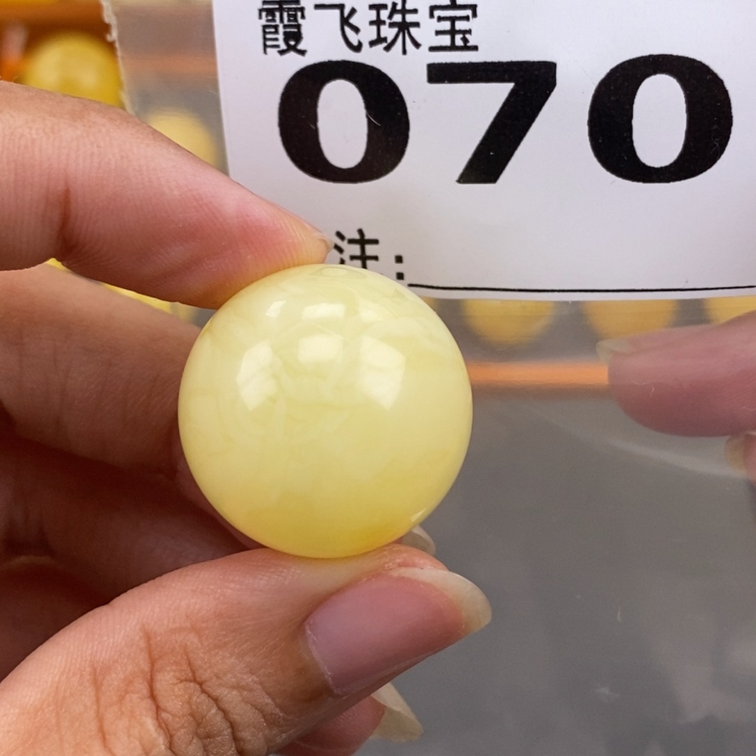 琥珀未镶嵌珠宝奇石24