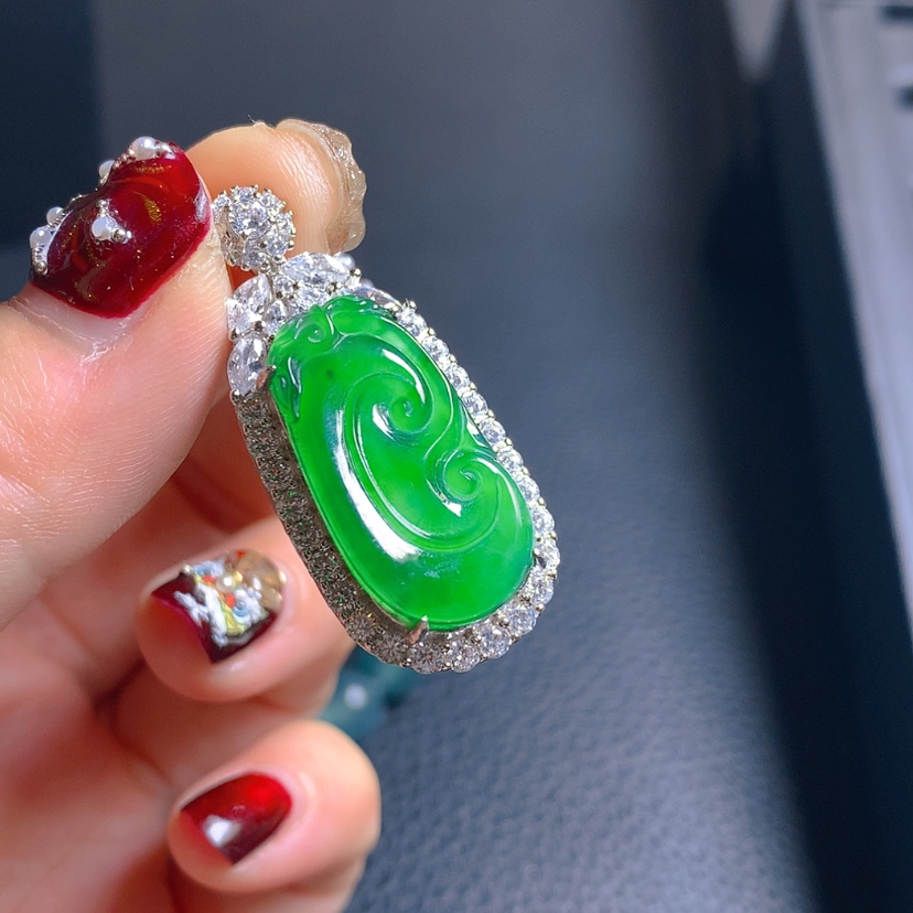 【闪购商品】翡翠吊坠(赠链)银S925镶嵌