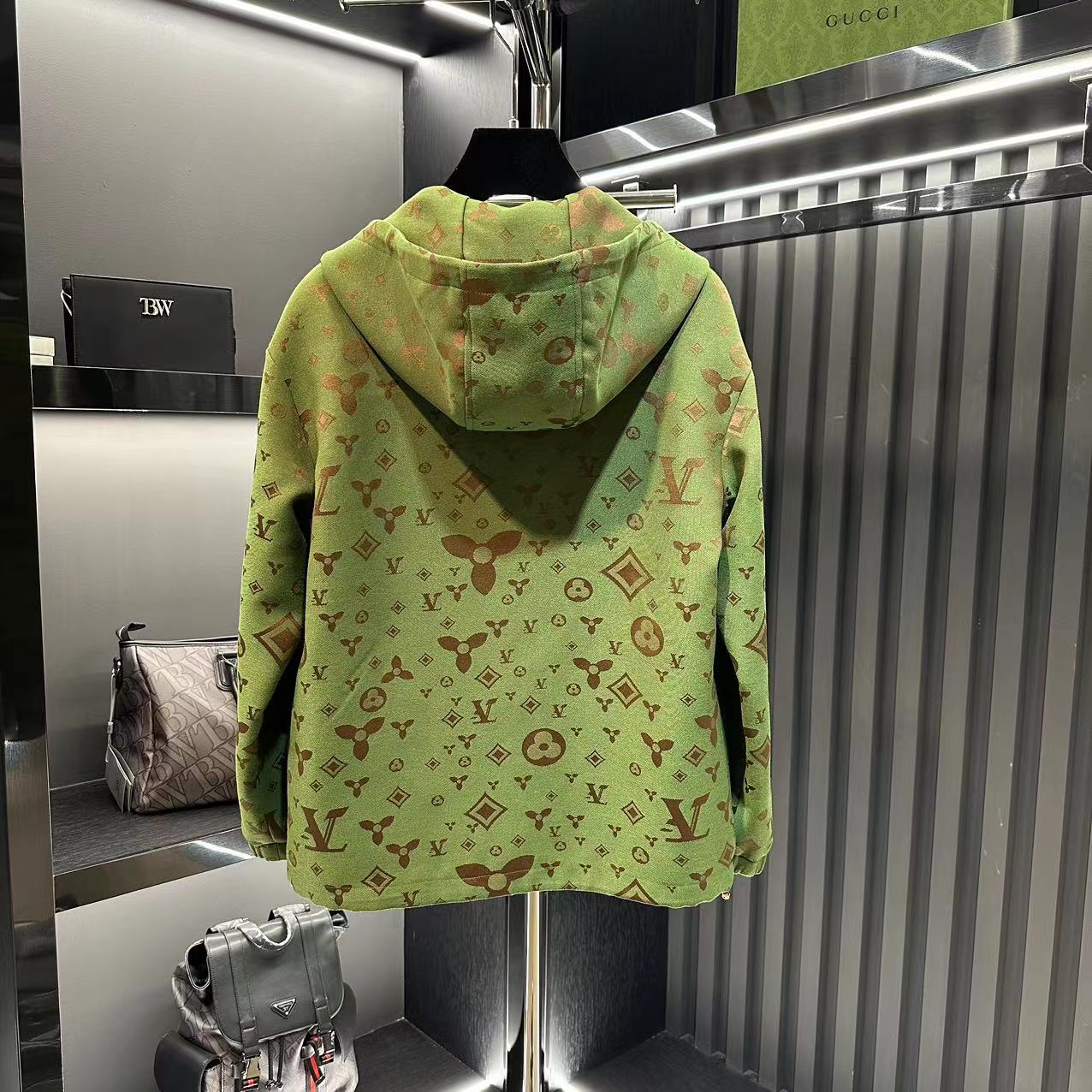 帅【冲锋衣】 2025新款时尚变色龙重工外套（88939）