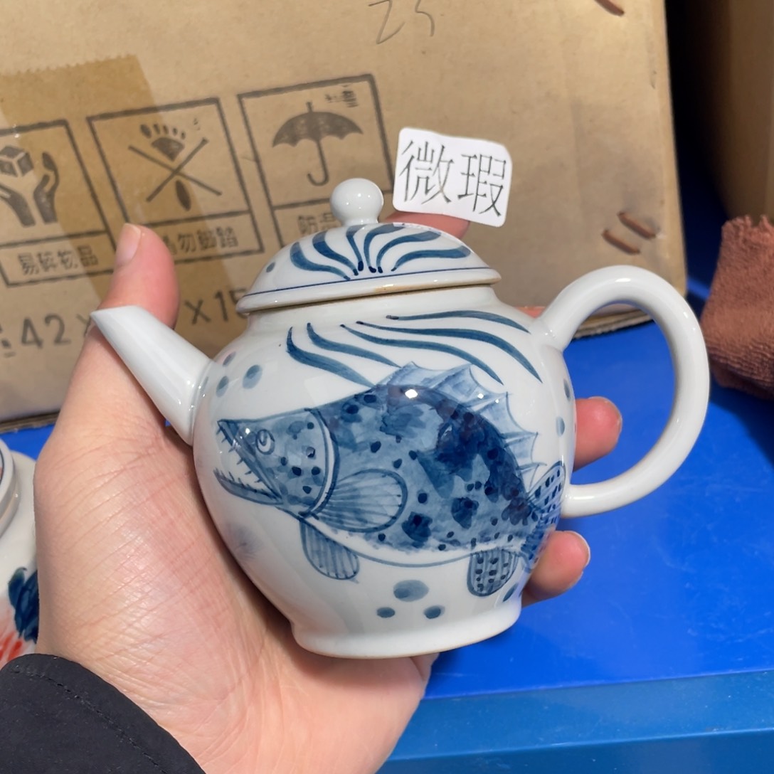 釉下手绘茶具微瑕