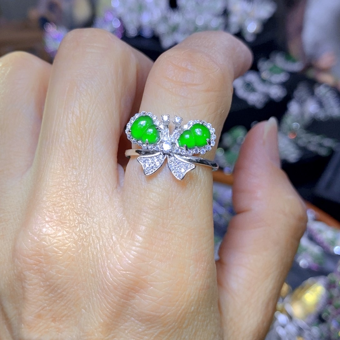 翡翠颈饰银S925镶嵌天然翡翠