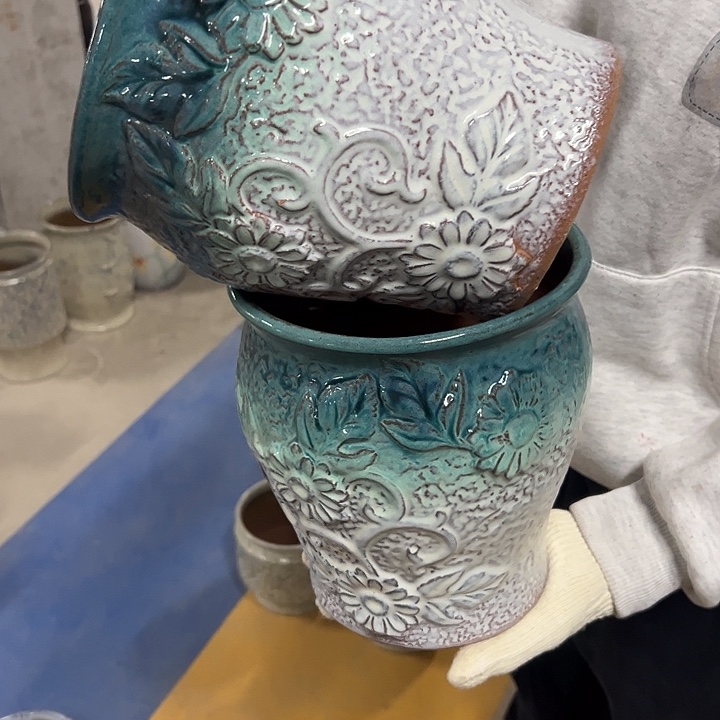 高度20厘米口18厘米