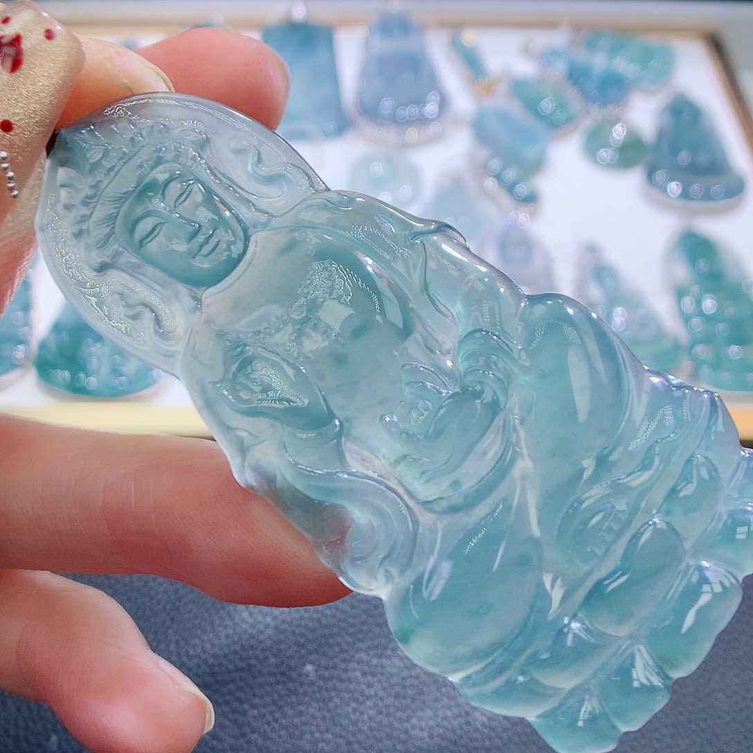 翡翠颈饰未镶嵌翡翠