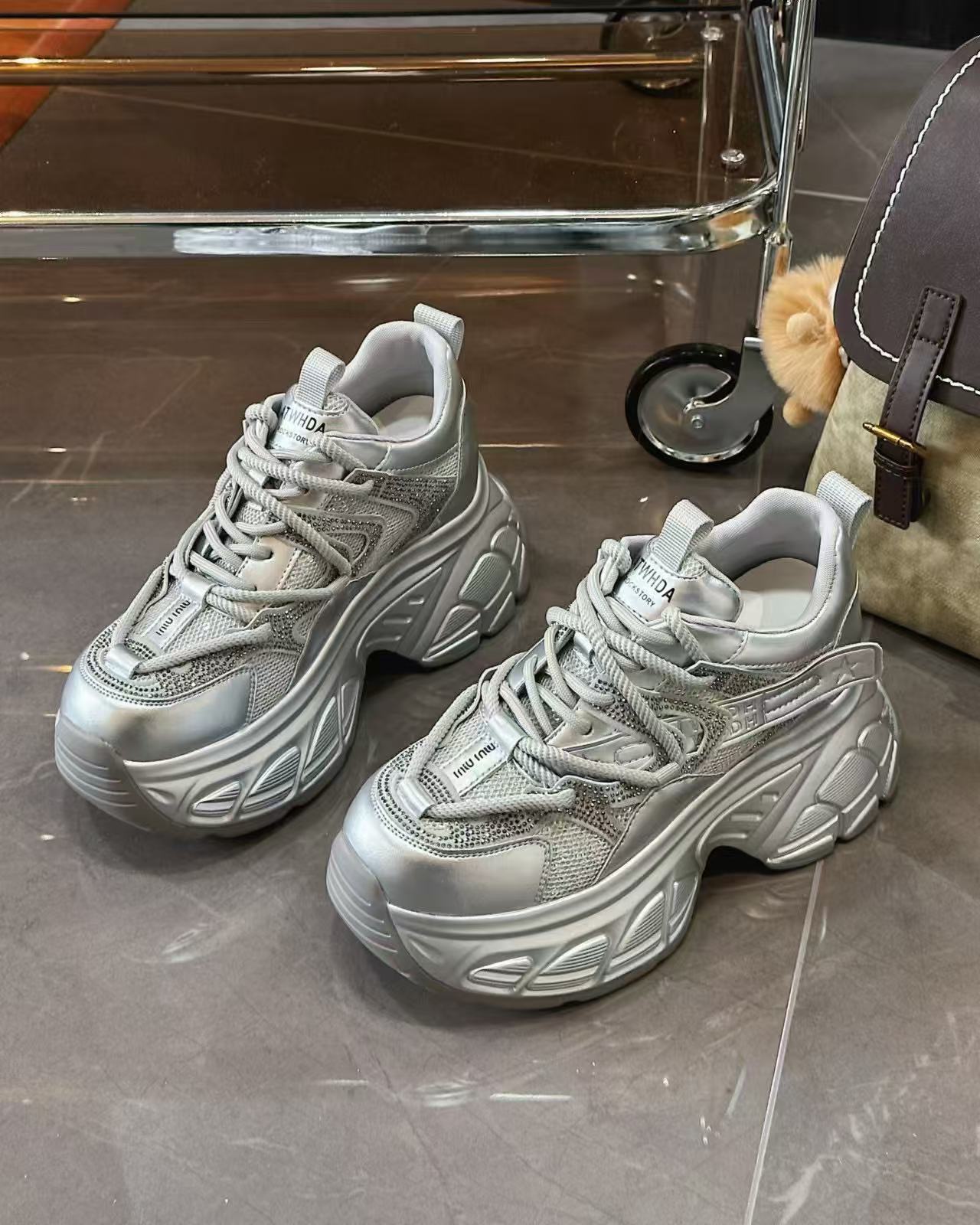 名品名装休闲时尚潮版老爹鞋