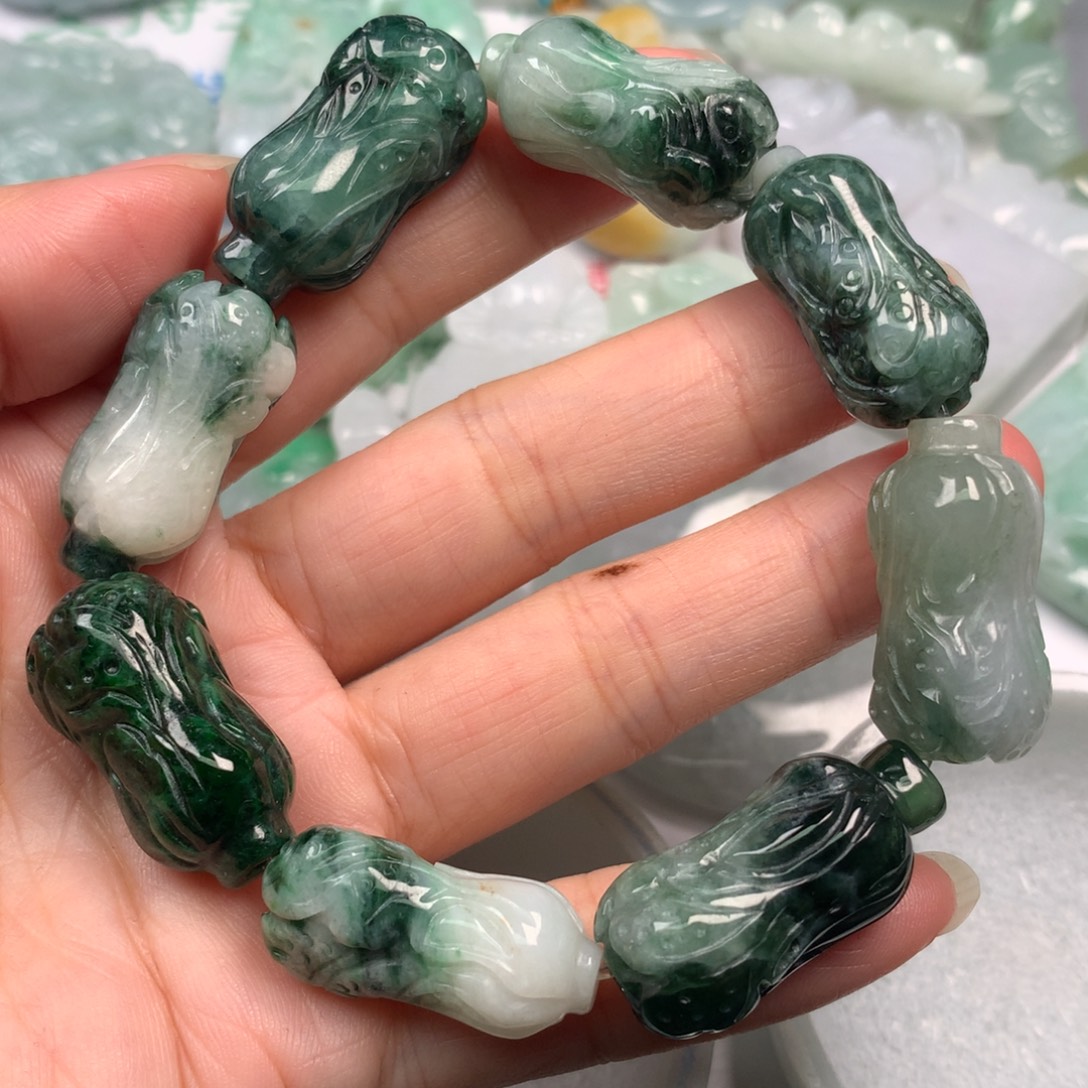 翡翠未镶嵌颈饰翡翠