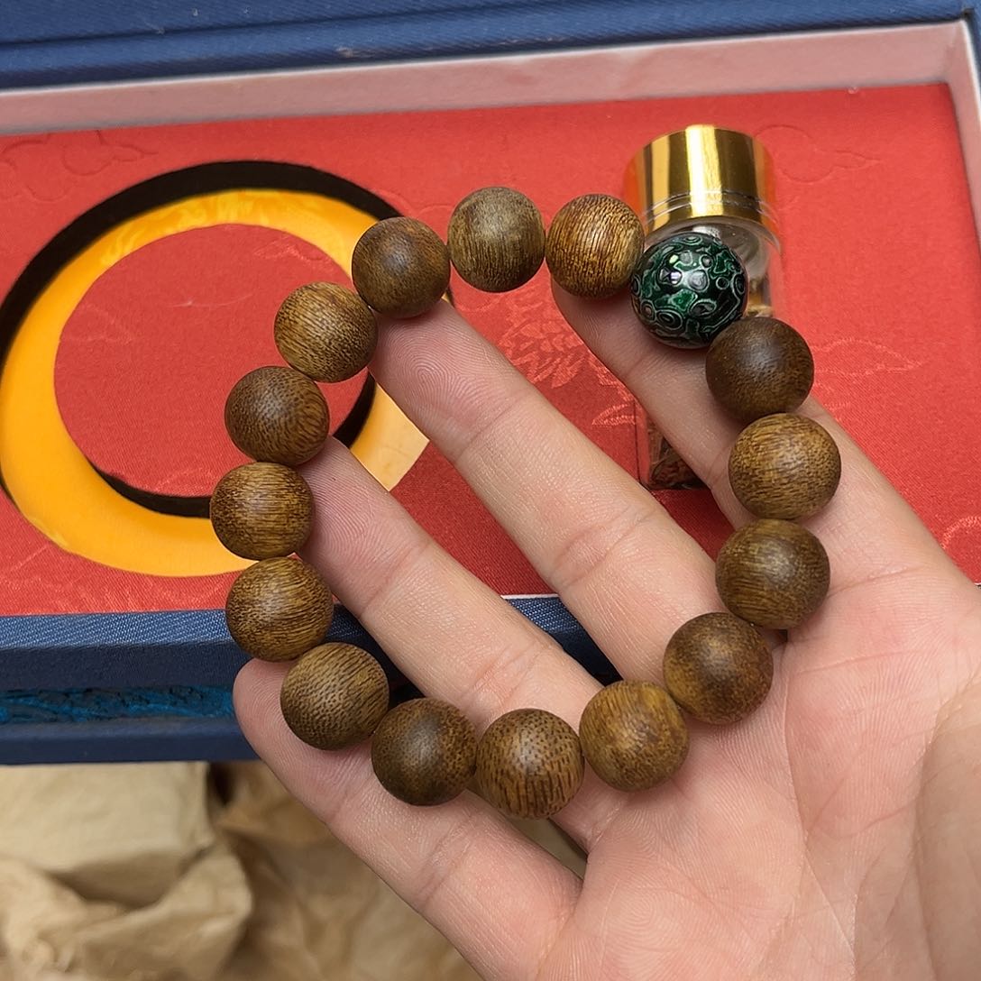 大叶紫檀（黑酸枝木类）