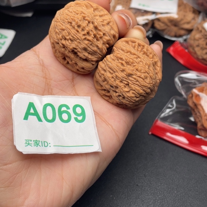 文玩核桃吊坠核桃