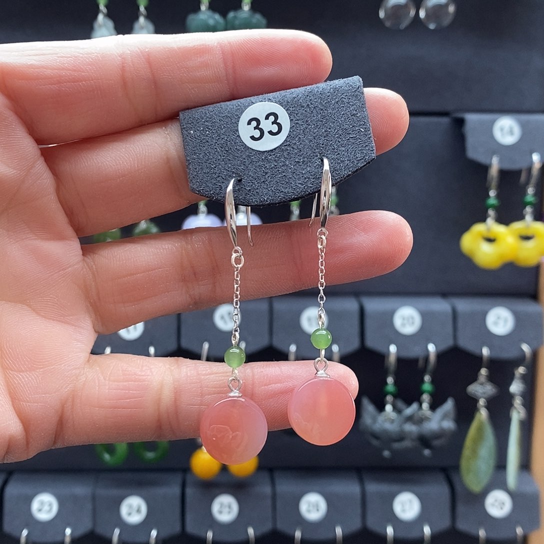 用***9玛瑙/玉髓银S925镶嵌耳坠