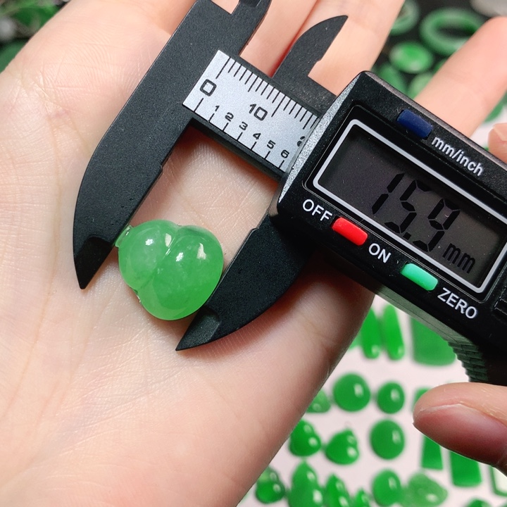 *****翡翠未镶嵌颈饰15.9*15.0*