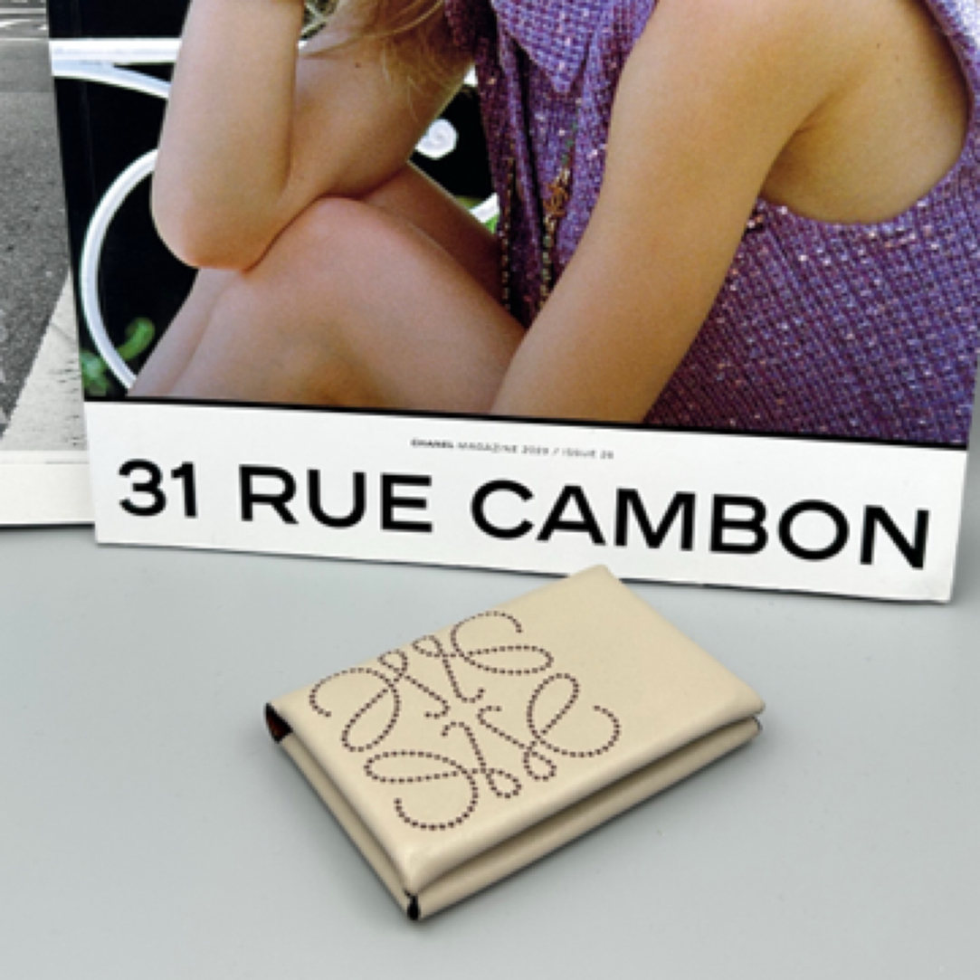 99新 LOEWE/罗意威 98新罗意威卡包米白色