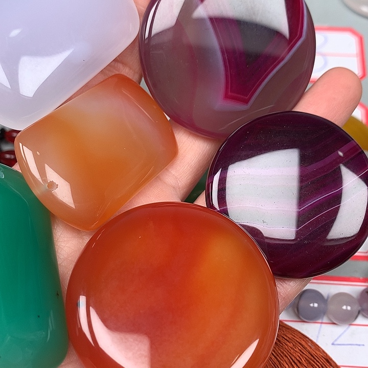 墨***人玛瑙/玉髓未镶嵌颈饰