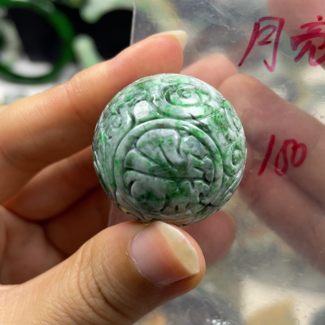 月***m颈饰未镶嵌翡翠牌子