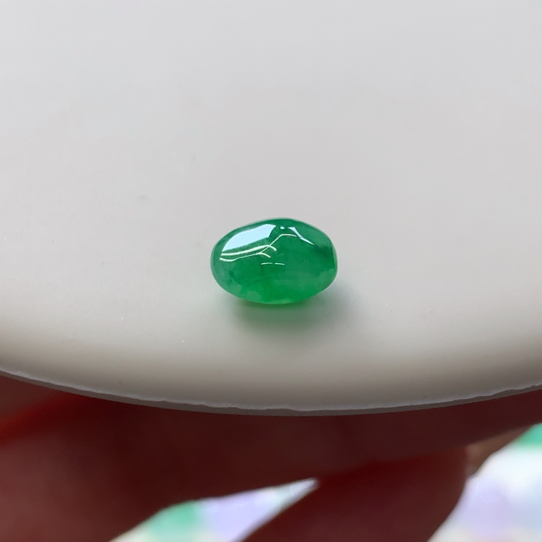 定制翡翠未镶嵌浓阳绿色花随形