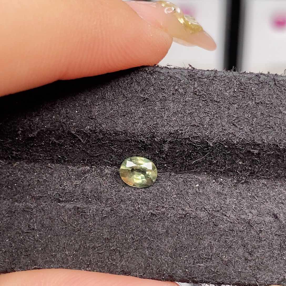 蓝宝石裸石未镶嵌1341号0.65ct