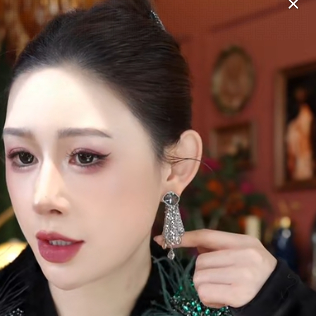 铜合金耳饰 轻奢波光粼粼水钻灵动流苏耳环ST400