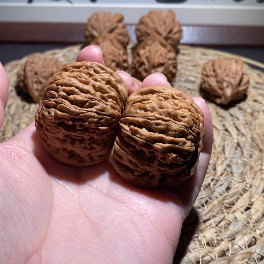 Z***。吊坠桃核43汉高楼