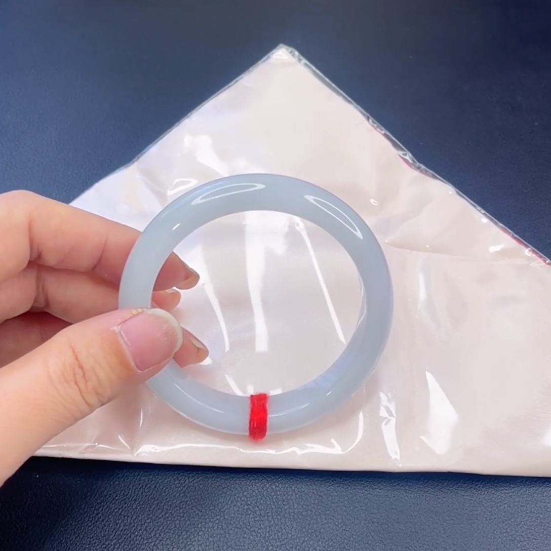 用***8翡翠未镶嵌手镯冰胶晴水