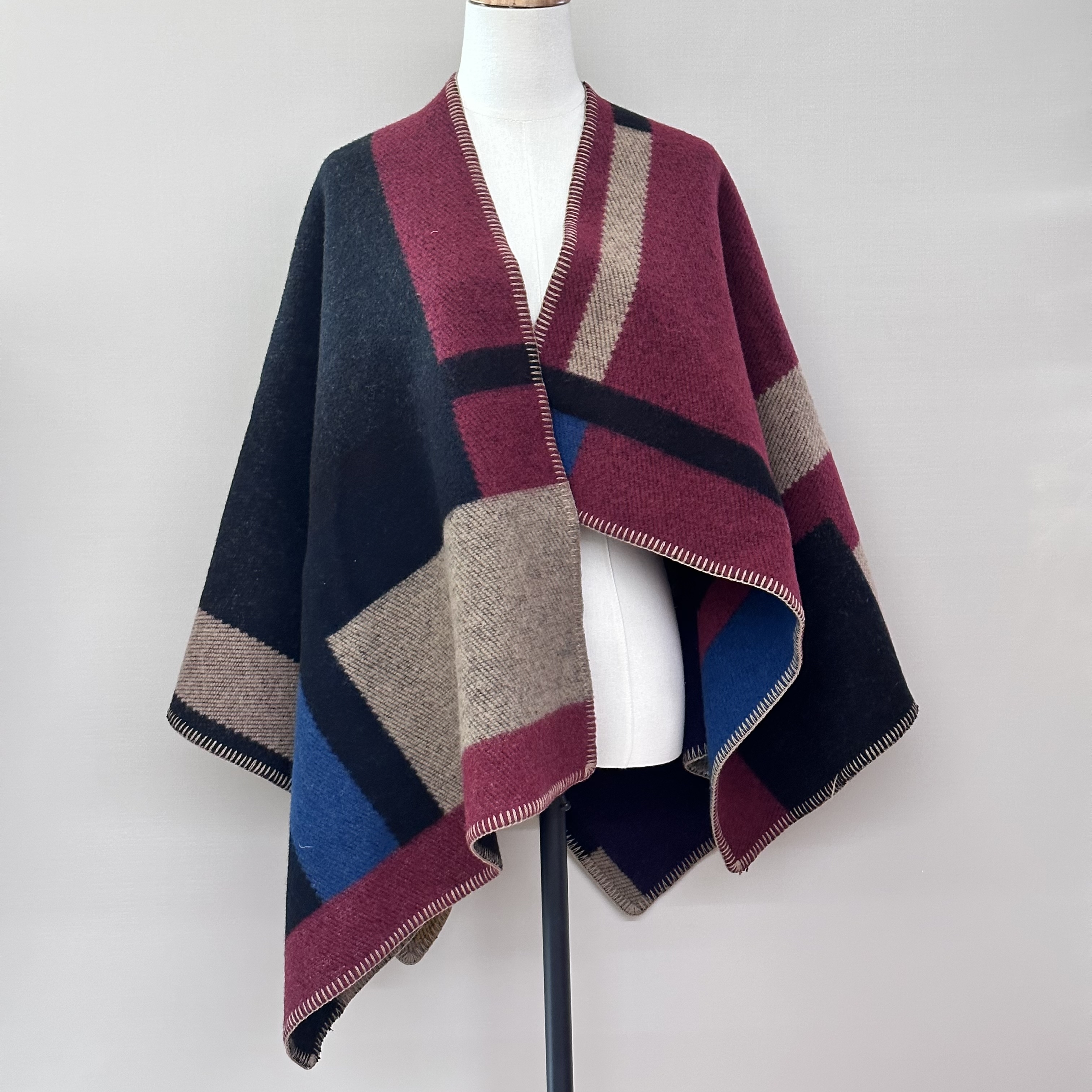 95新 BURBERRY/博柏利 拼色斗篷披肩 02163