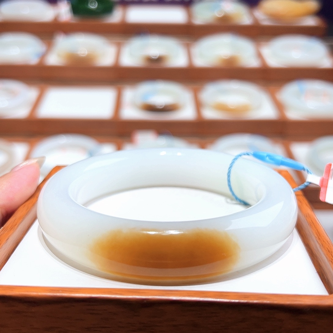 和田玉未镶嵌手镯61/62