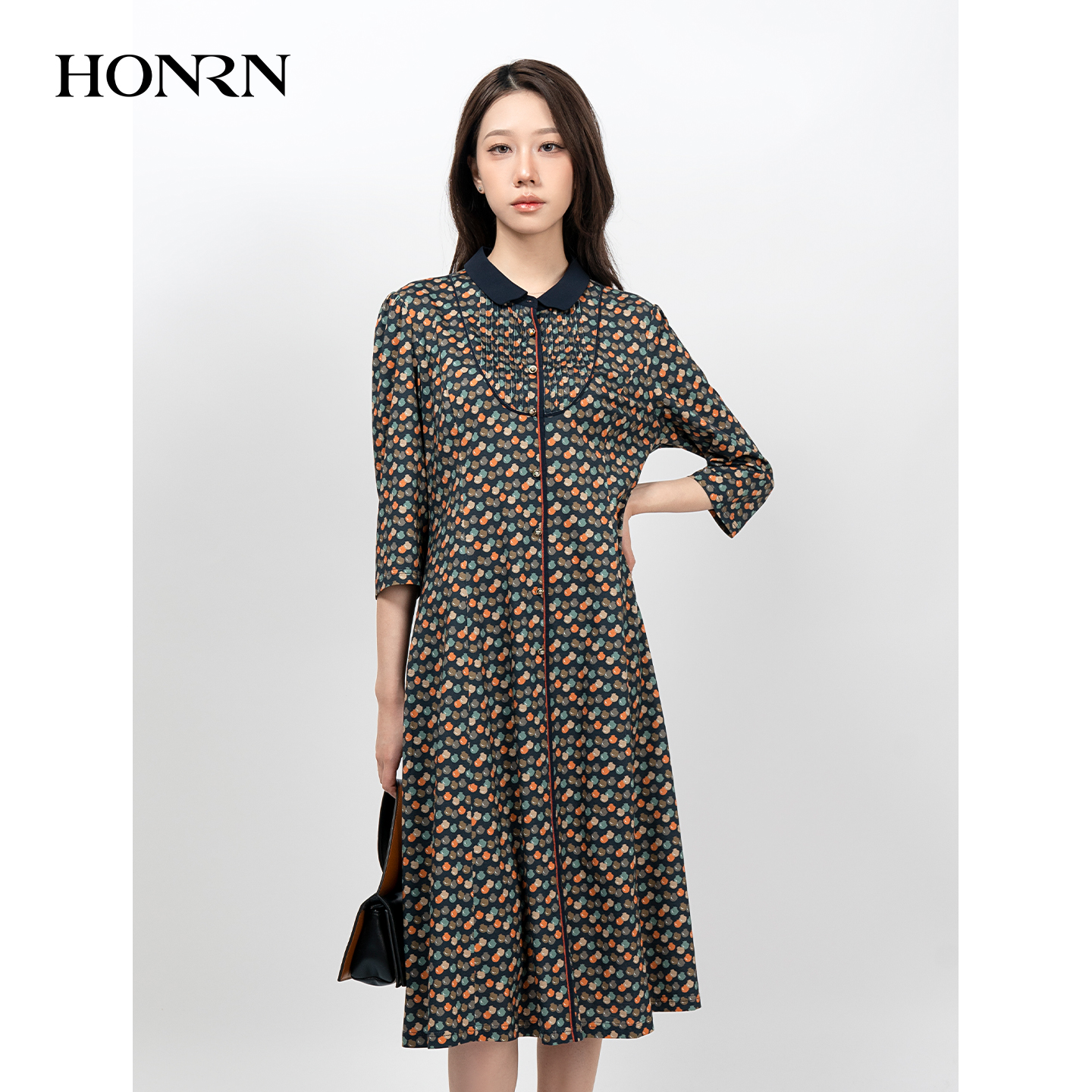 HONRN/红人休闲中长翻领印花收腰显瘦棉质连衣裙女春秋HK39OL020