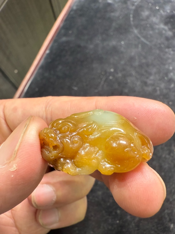 新疆糖青白玉貔貅手工雕刻精美挂件