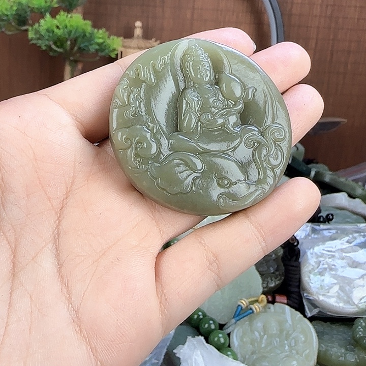 和田玉未镶嵌颈饰