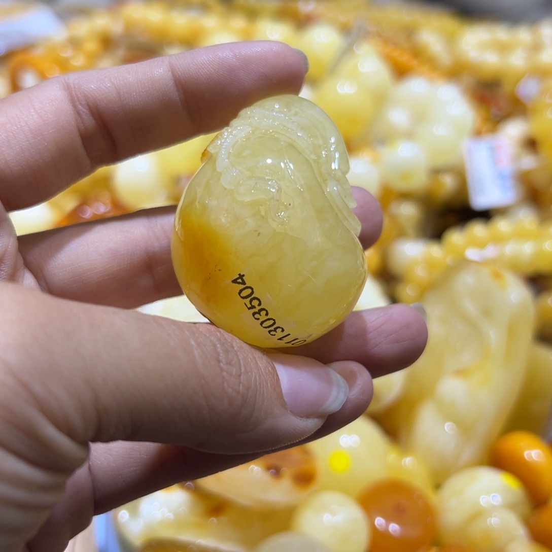 琥珀珠宝奇石未镶嵌