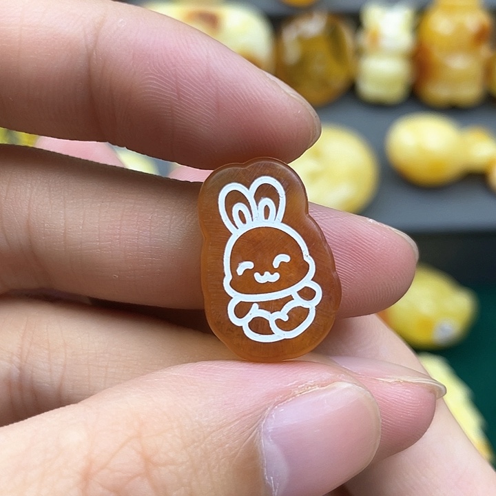 琥珀裸石未镶嵌蜜蜡