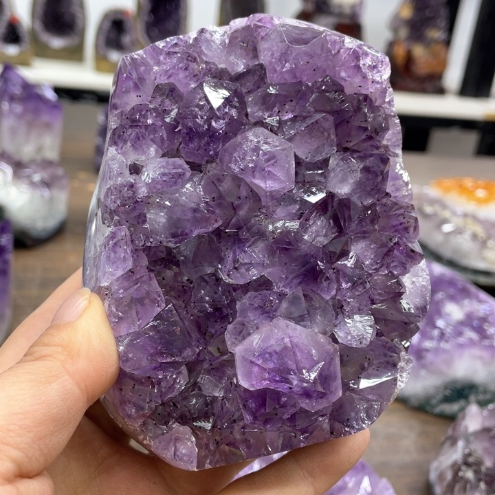 水晶摆件未镶嵌捡漏