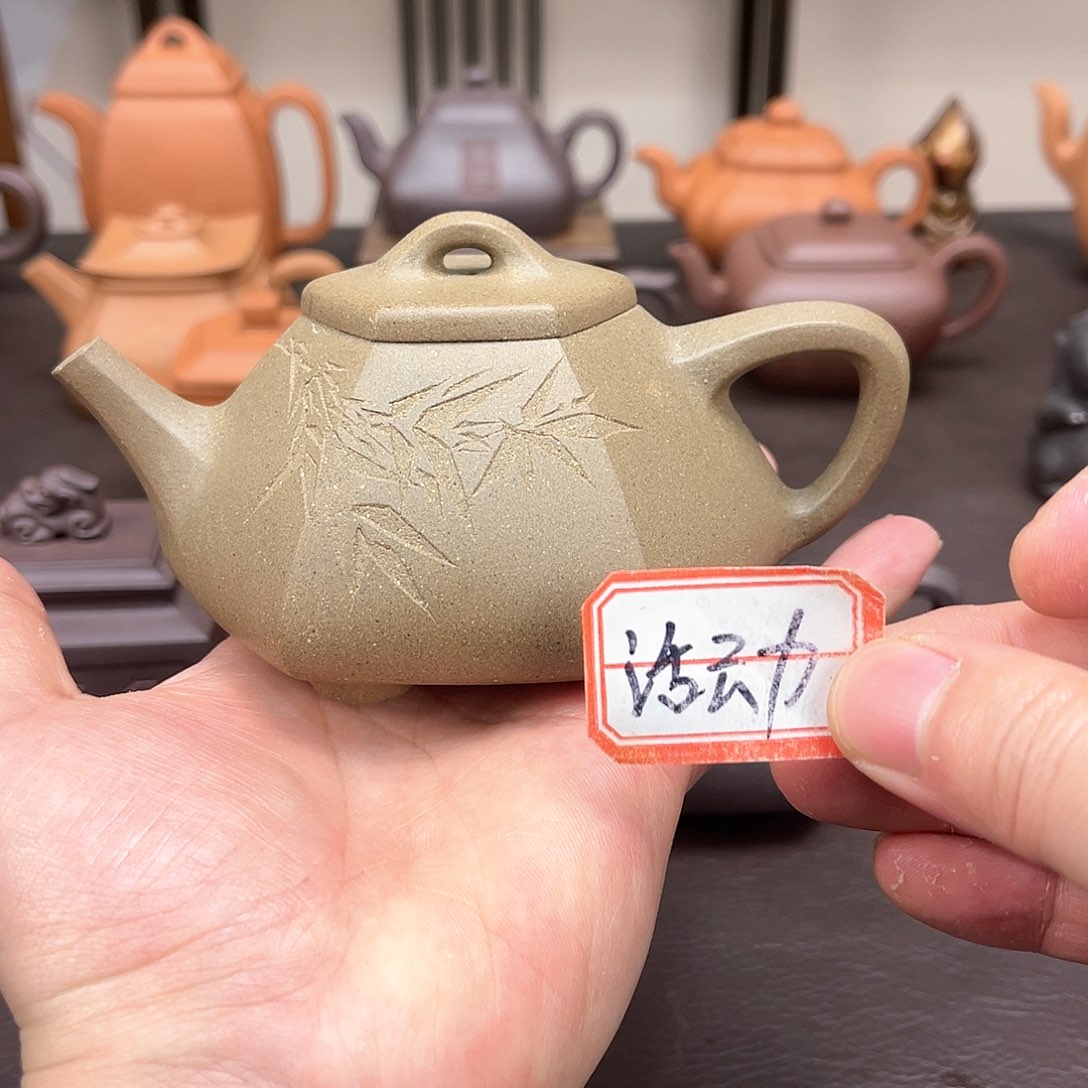 紫砂茶壶D****e紫砂的故事