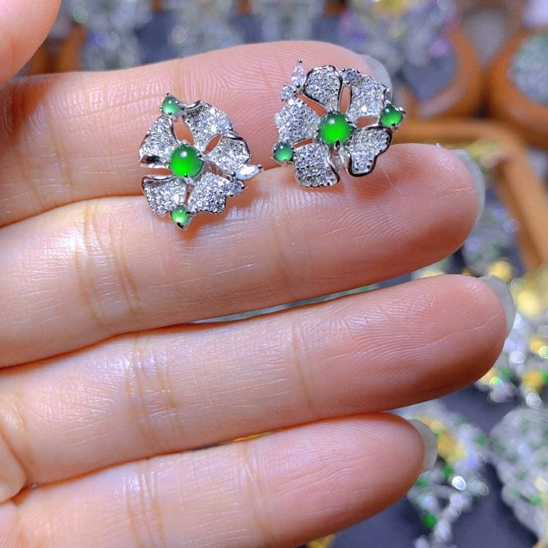 翡翠颈饰银S925镶嵌天然翡翠