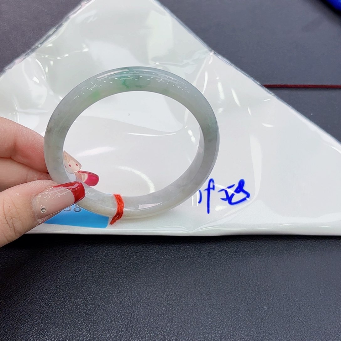 翡翠手镯未镶嵌手镯