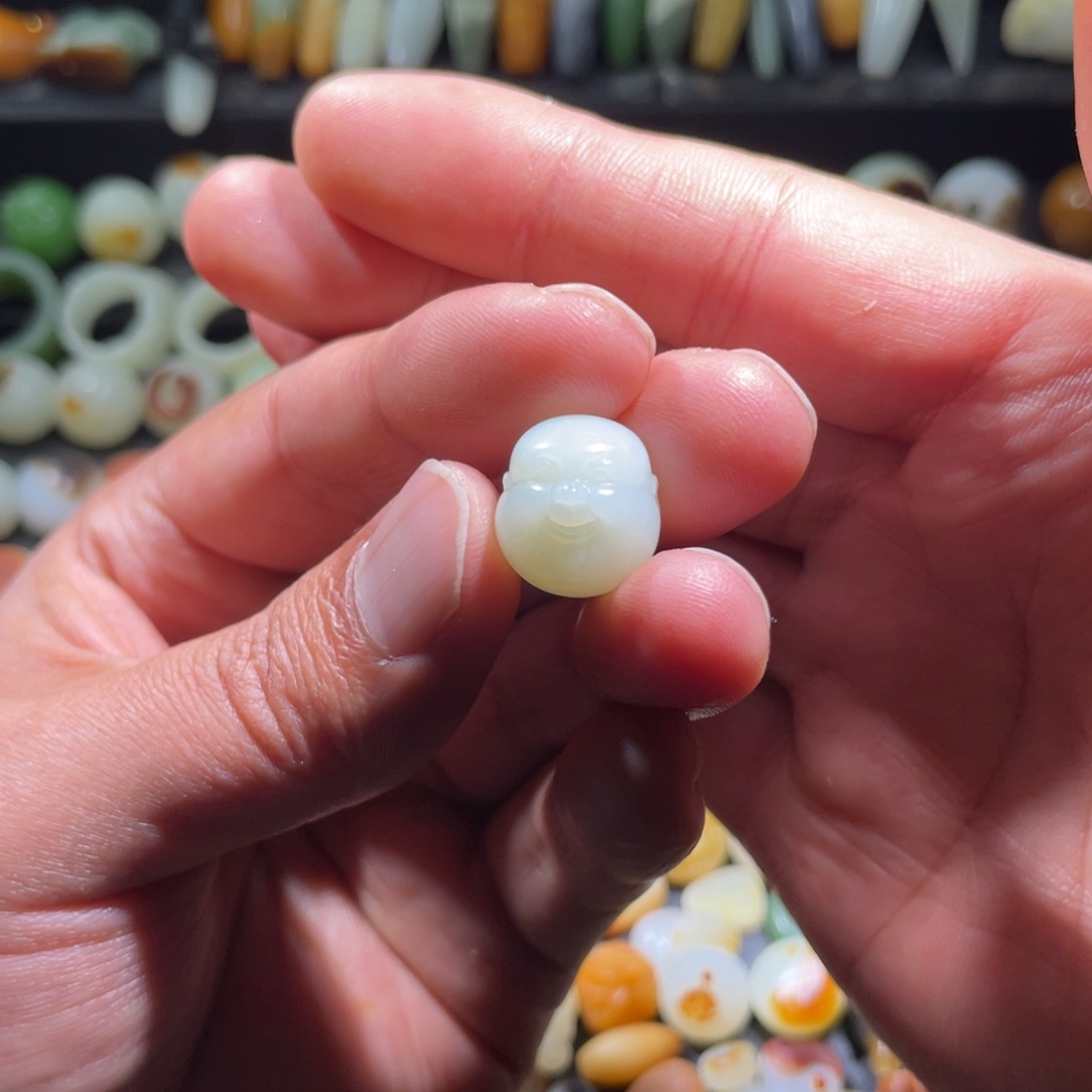 和田玉颈饰未镶嵌依**屠