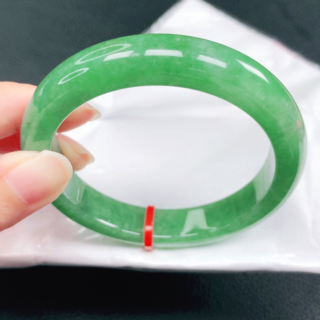 翡翠未镶嵌手镯57圈