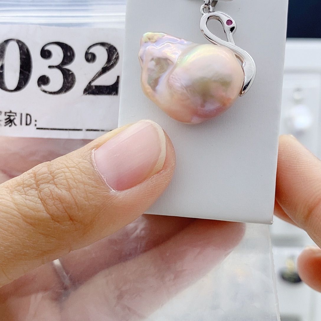 钛钢颈饰淡水珍珠