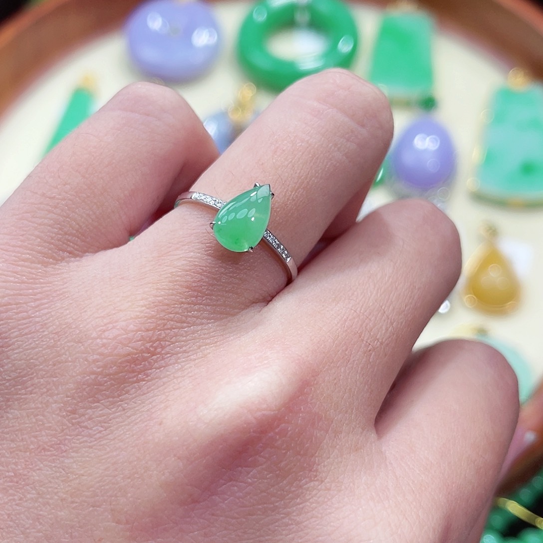 翡翠吊坠(不含链)18K金镶嵌