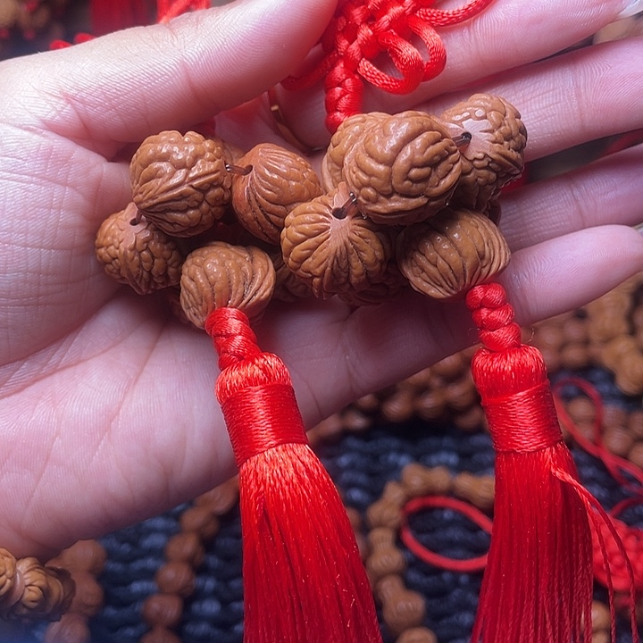 l***8木质类龙纹桃枭挂件