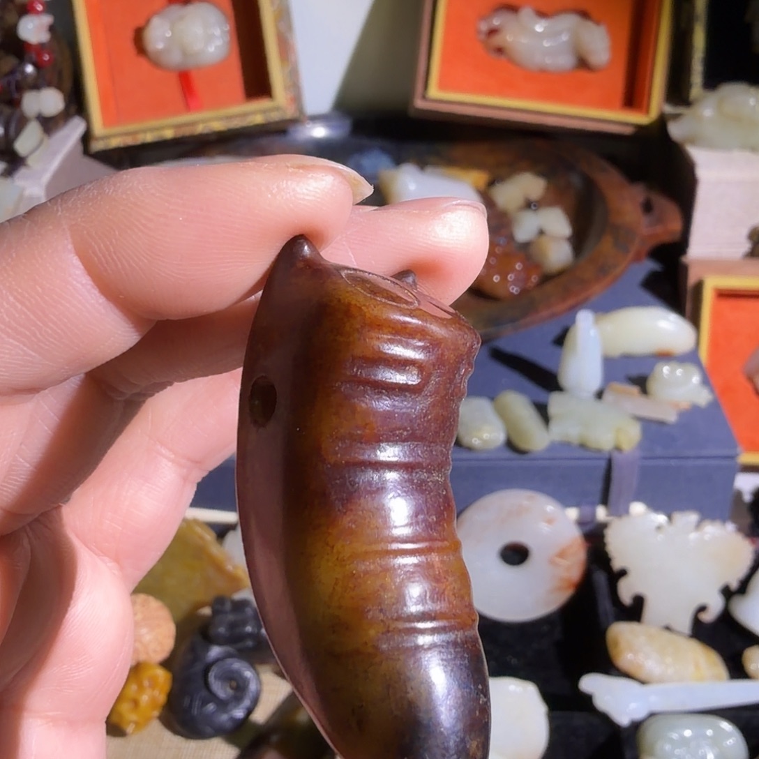 向***。和田玉（糖玉）未镶嵌挂件