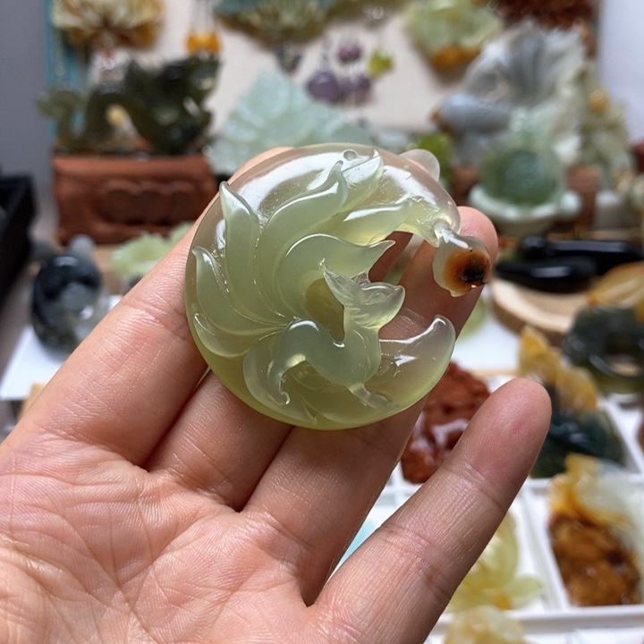 未镶嵌蛇纹石玉颈饰