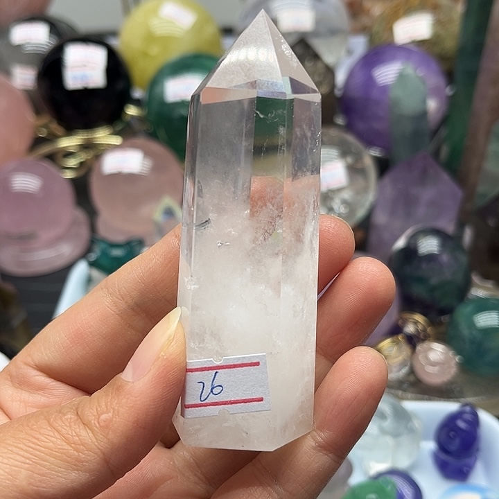 小***头水晶珠宝半成品未镶嵌108克白水晶柱