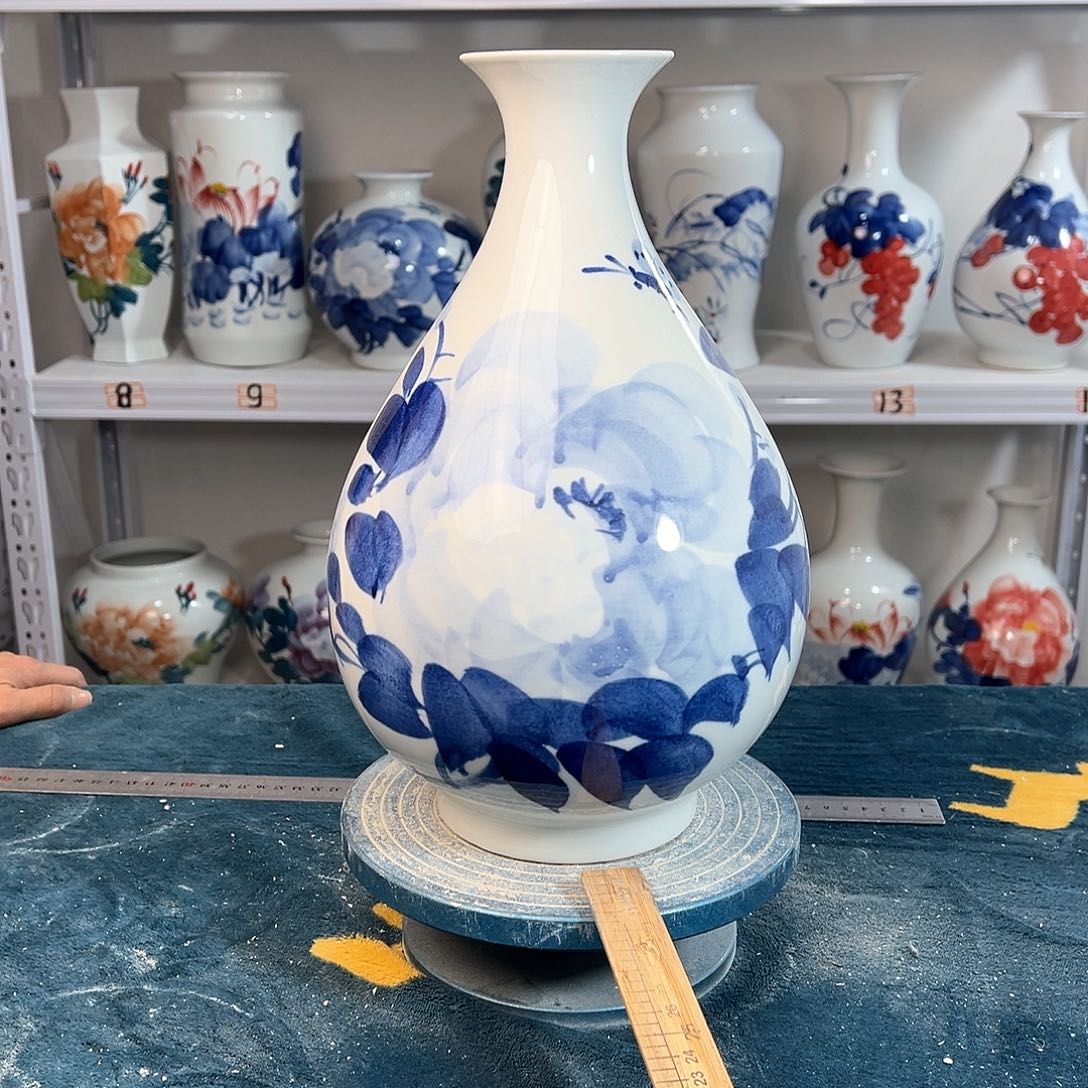 摆件景德镇陶瓷玉青牡