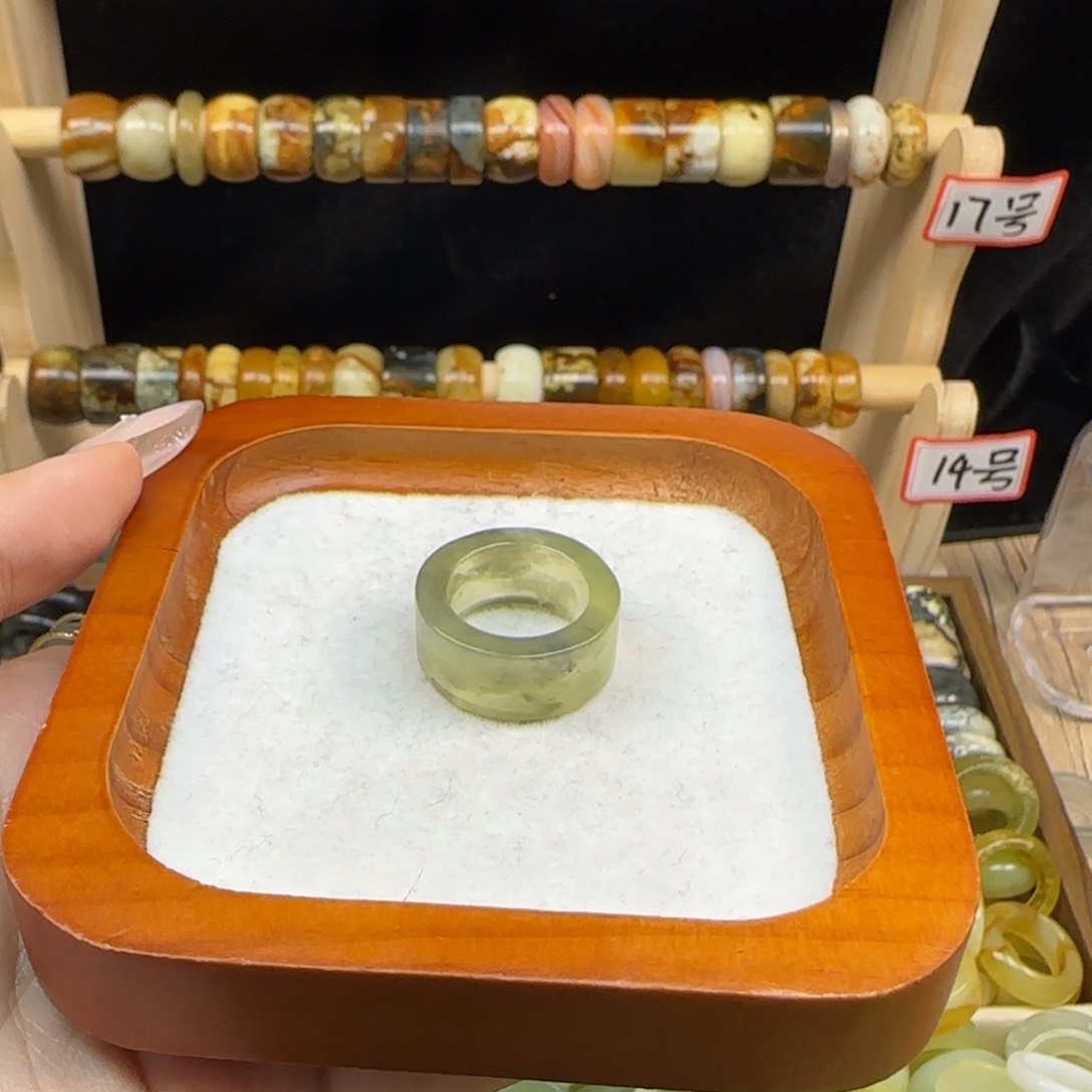 蛇纹石玉！！！！17.3合金栗****L