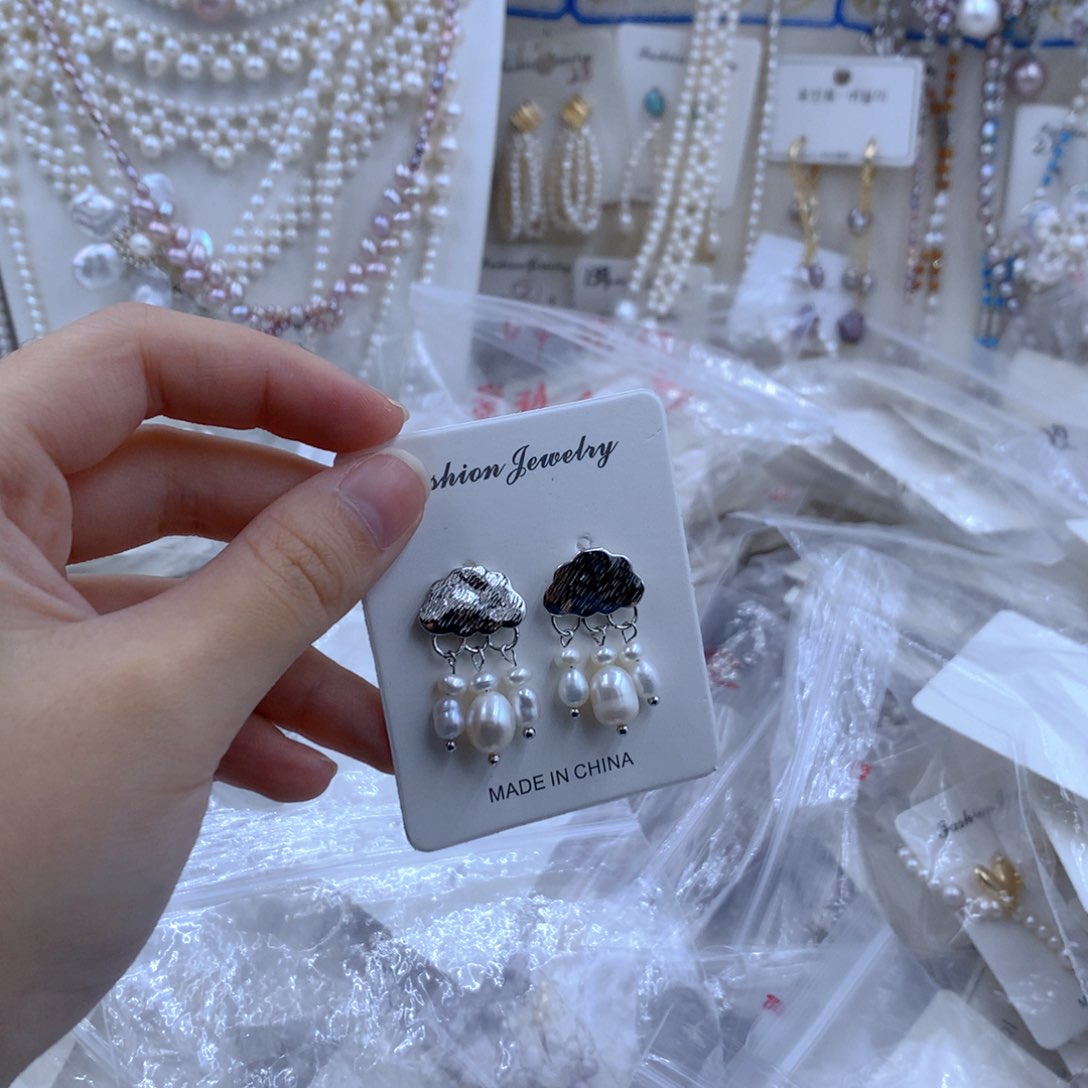 颈饰合金淡水珍珠蘑***吗