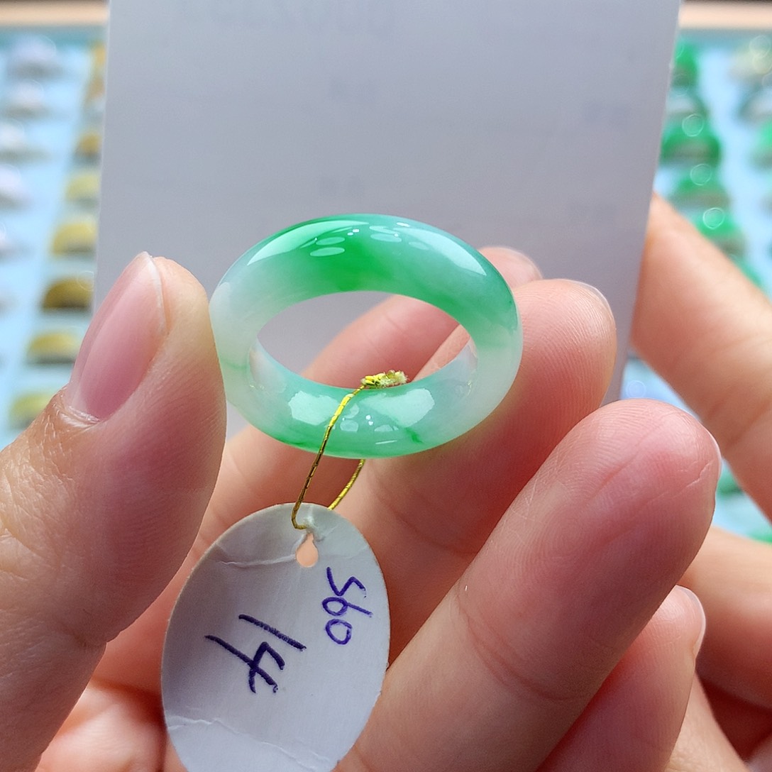 翡翠戒指未镶嵌14圈