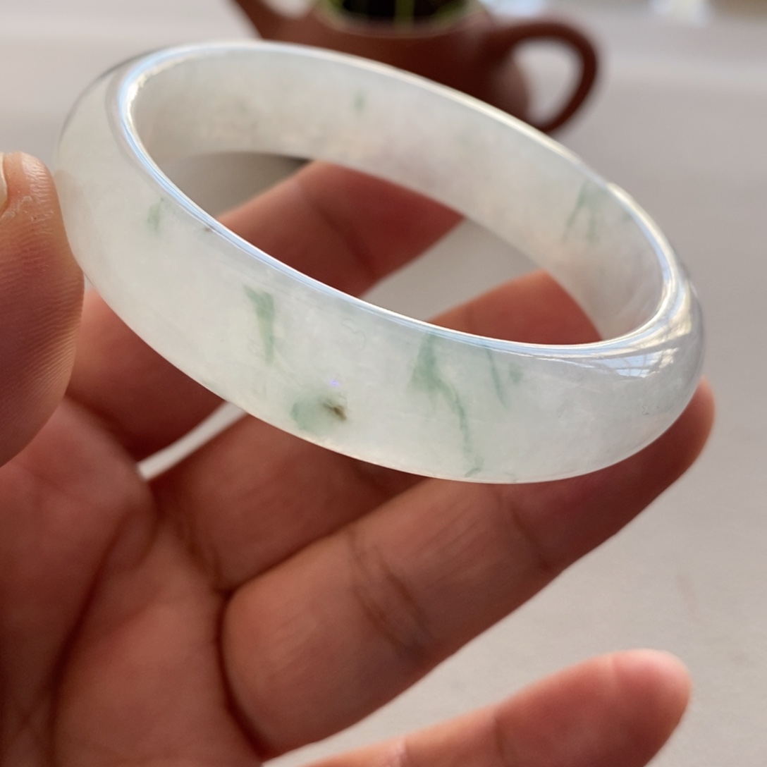 翡翠手镯（贵妃镯）未镶嵌天然翡翠手镯