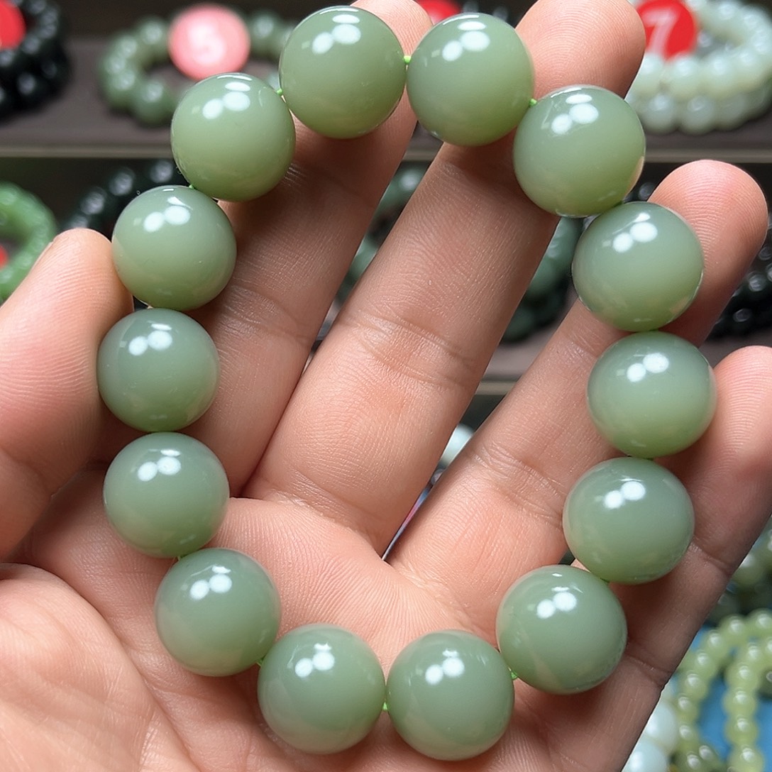 浮***光和田玉未镶嵌手链